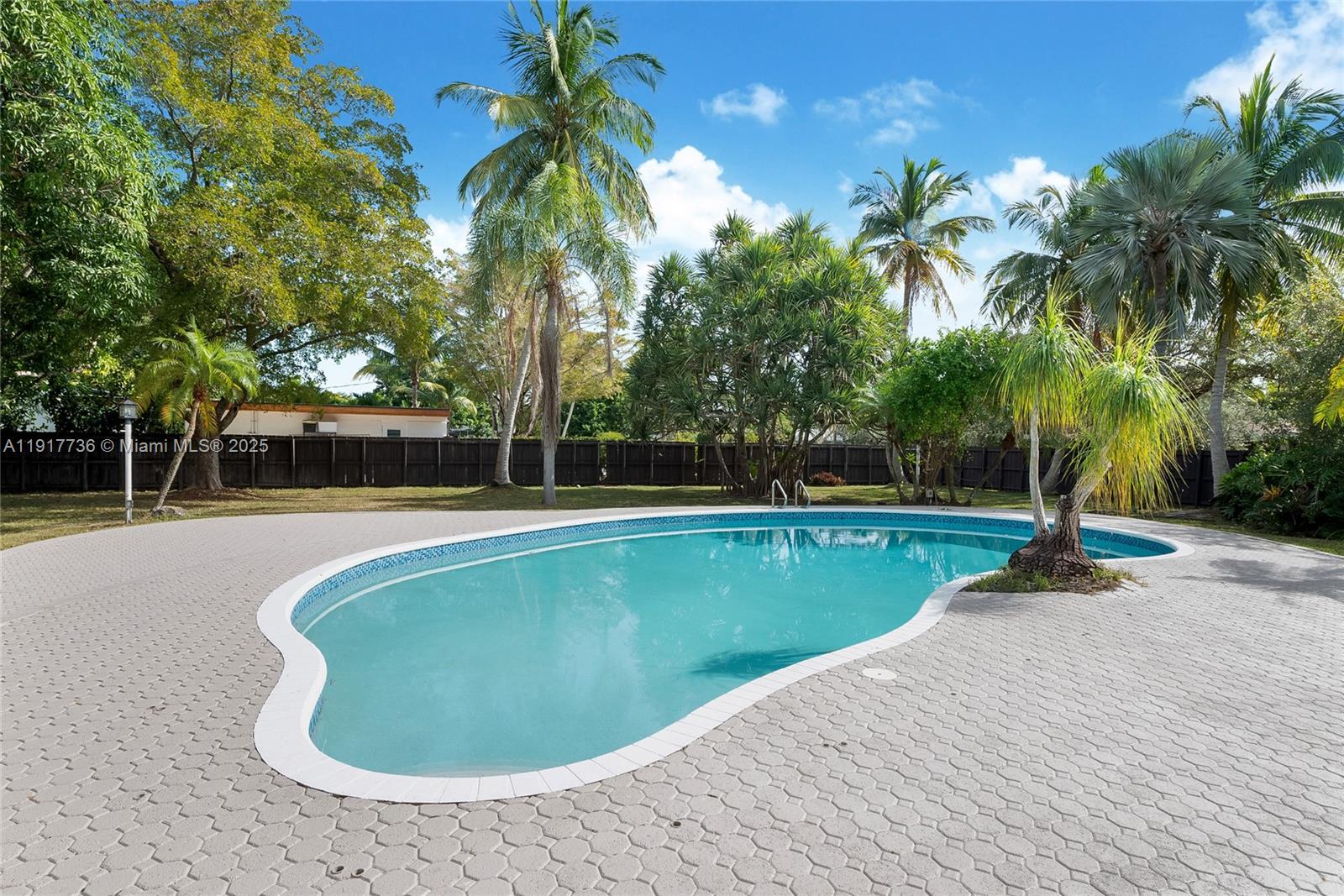 7675 SW 132nd St Pinecrest, FL 33156