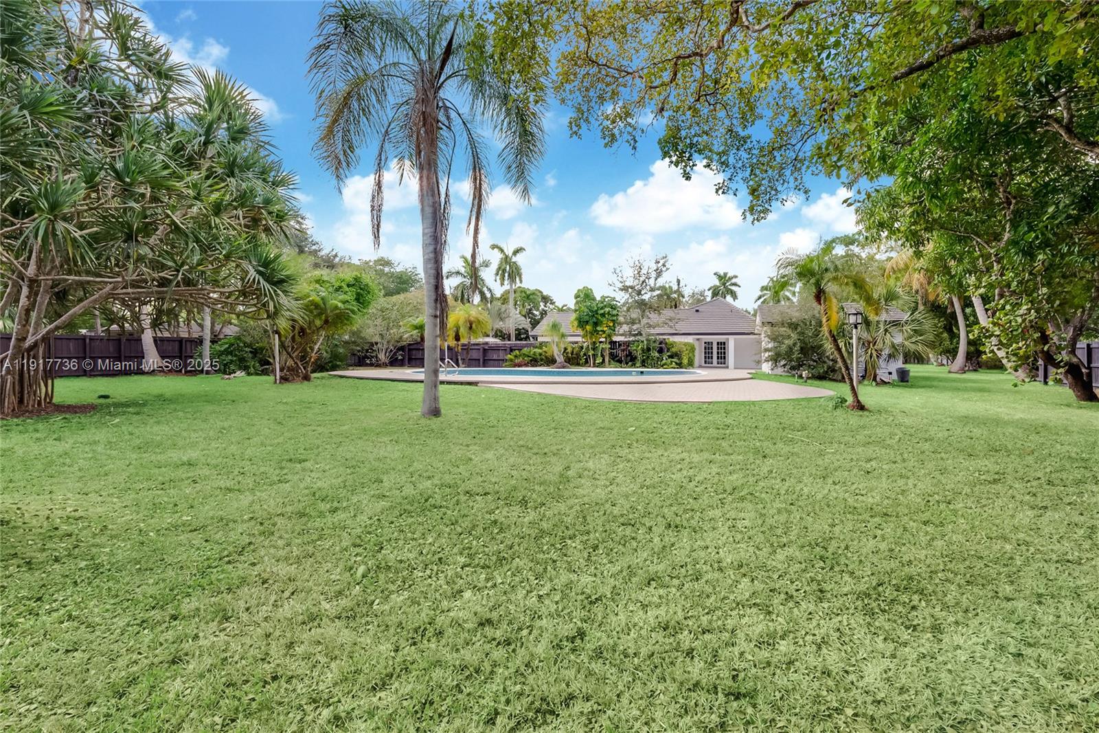 7675 SW 132nd St Pinecrest, FL 33156