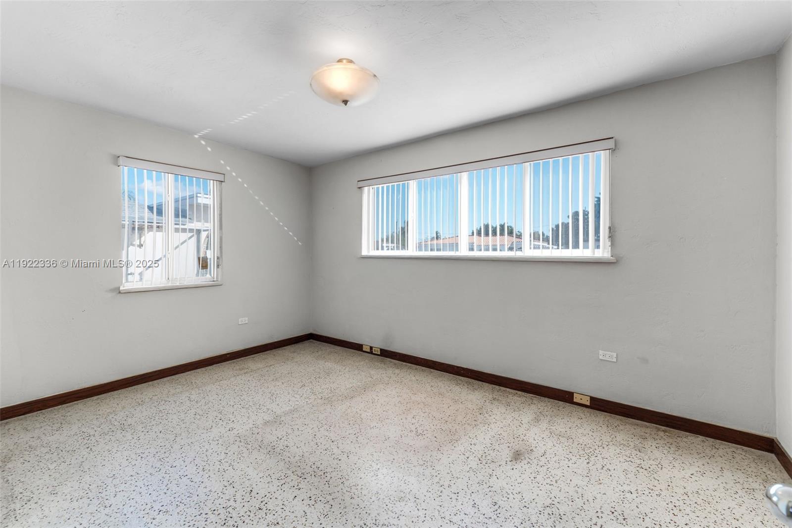 6841 SW 1st St Miami, FL 33144