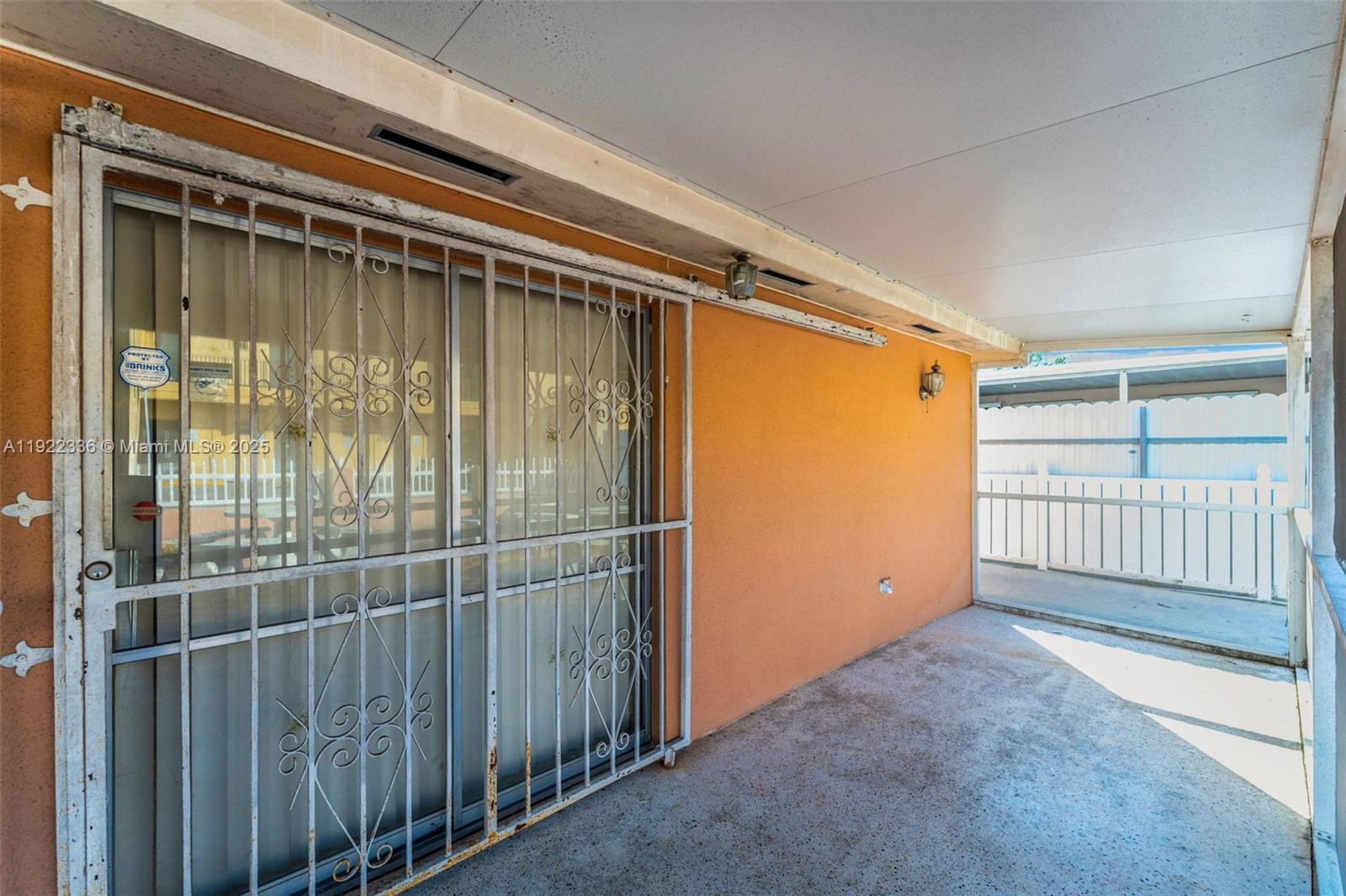 6841 SW 1st St Miami, FL 33144