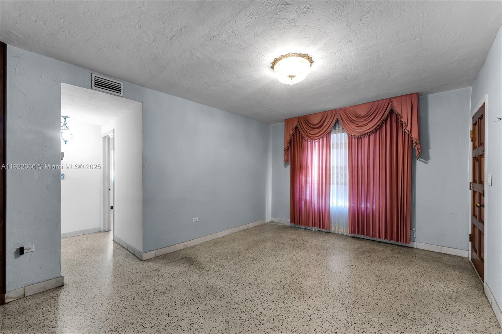 6841 SW 1st St Miami, FL 33144