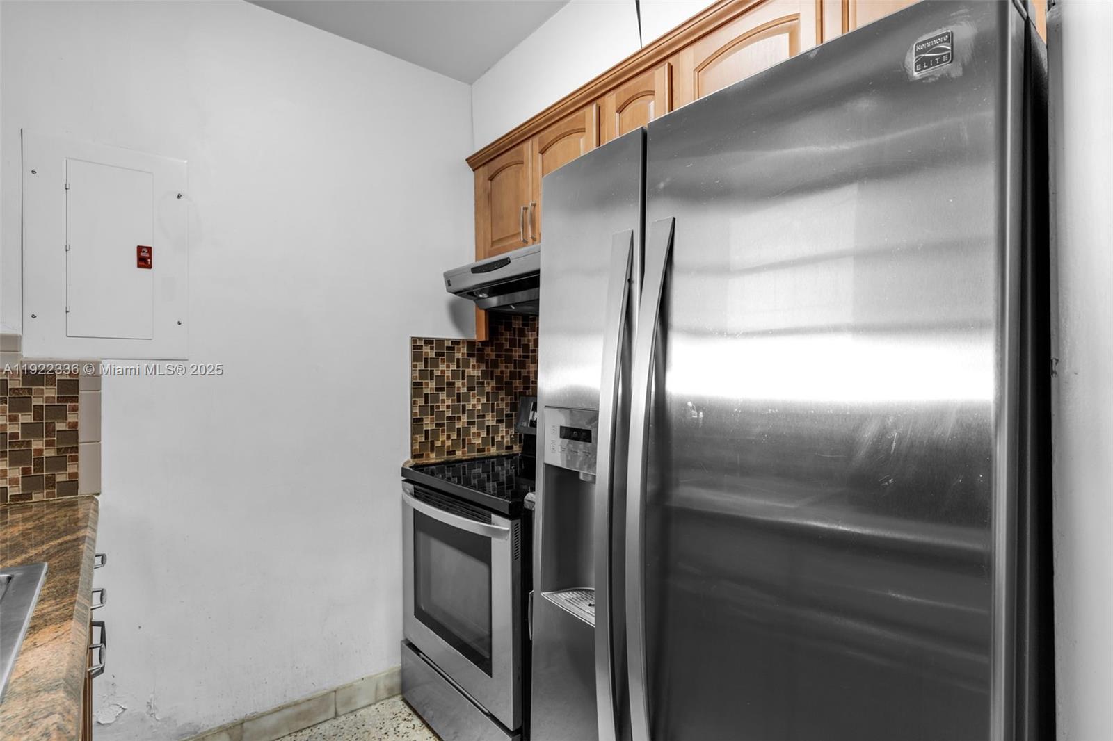 6841 SW 1st St Miami, FL 33144