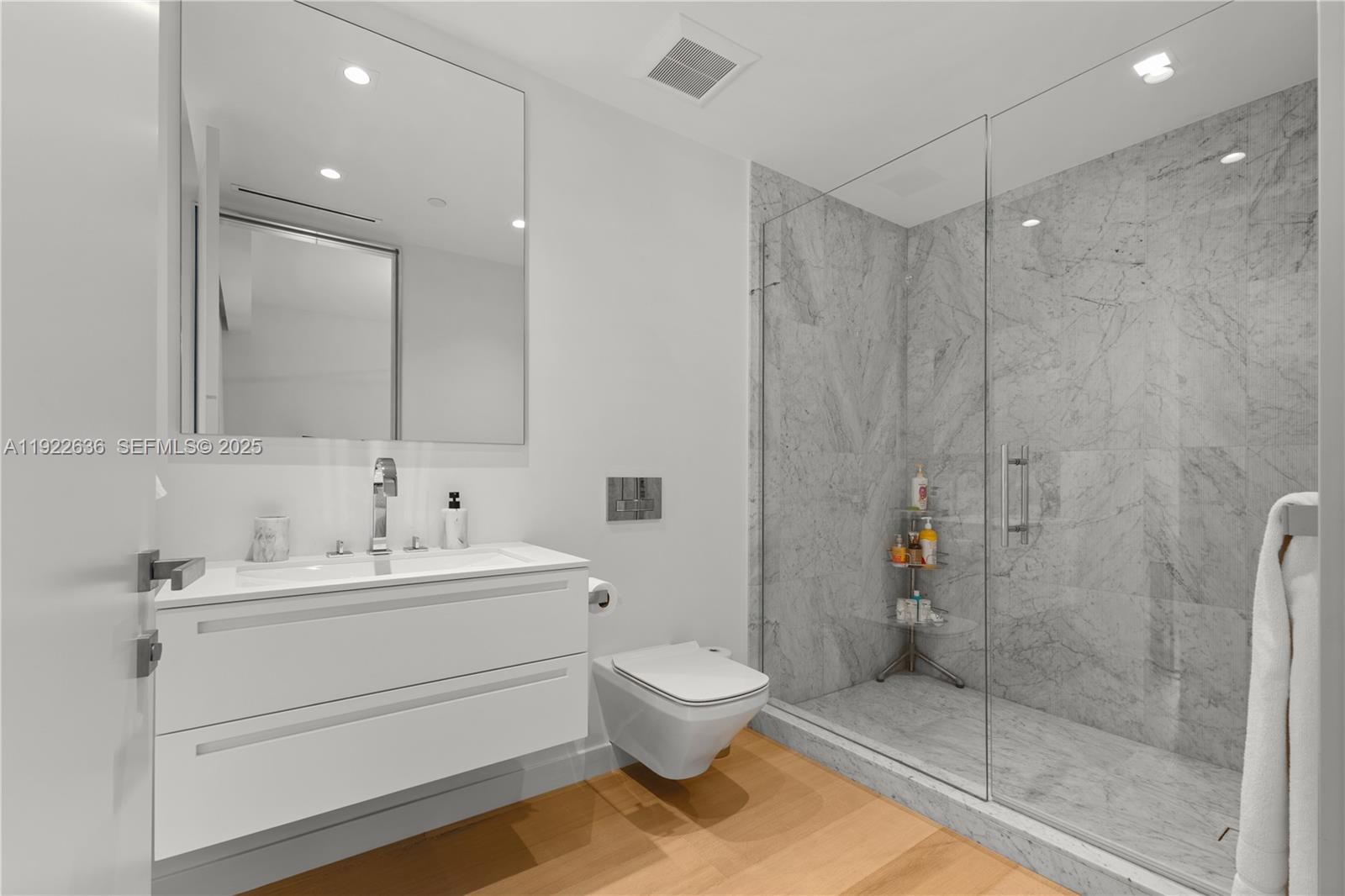 6800 Fisher Is Dr #6842 Miami Beach, FL 33109