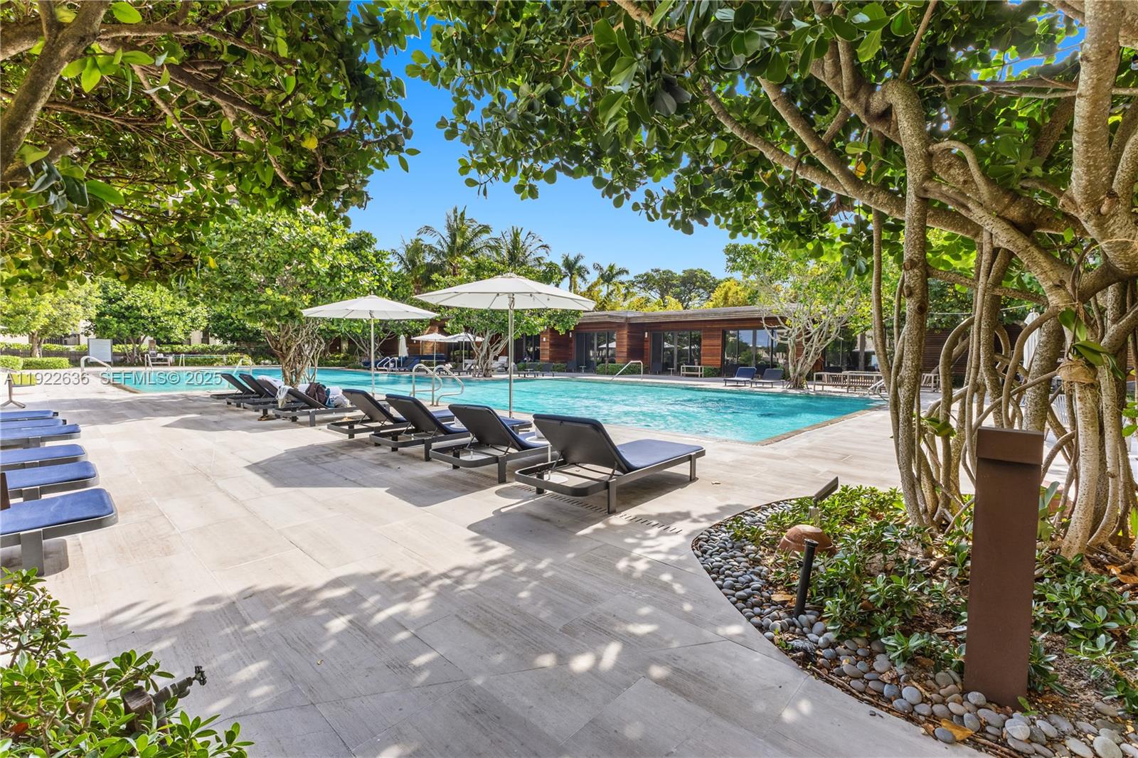 6800 Fisher Is Dr #6842 Miami Beach, FL 33109