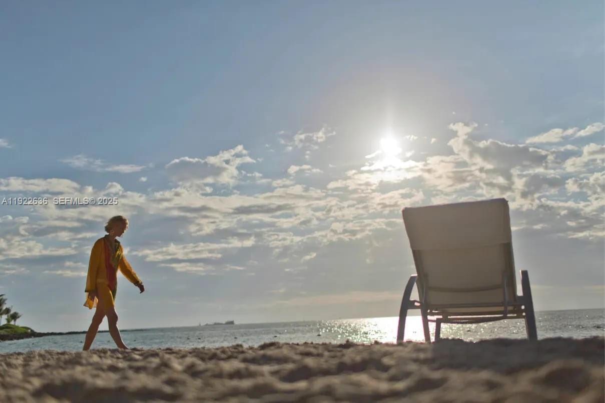 6800 Fisher Is Dr #6842 Miami Beach, FL 33109