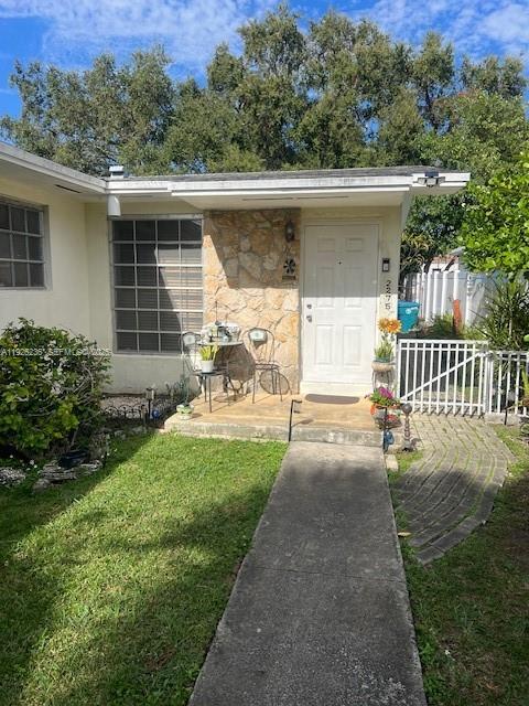 2275 SW 15th St Miami, FL 33145