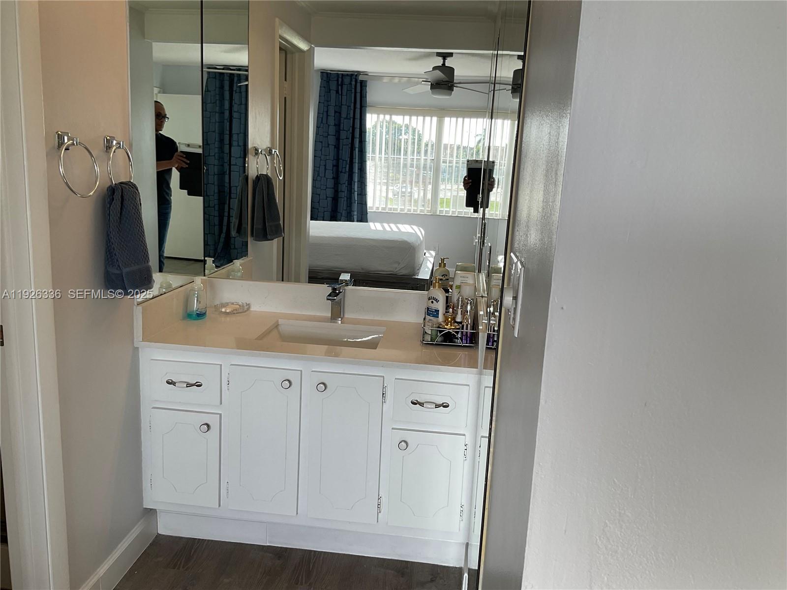 9201 Sunrise Lks Blvd #205 Sunrise, FL 33322