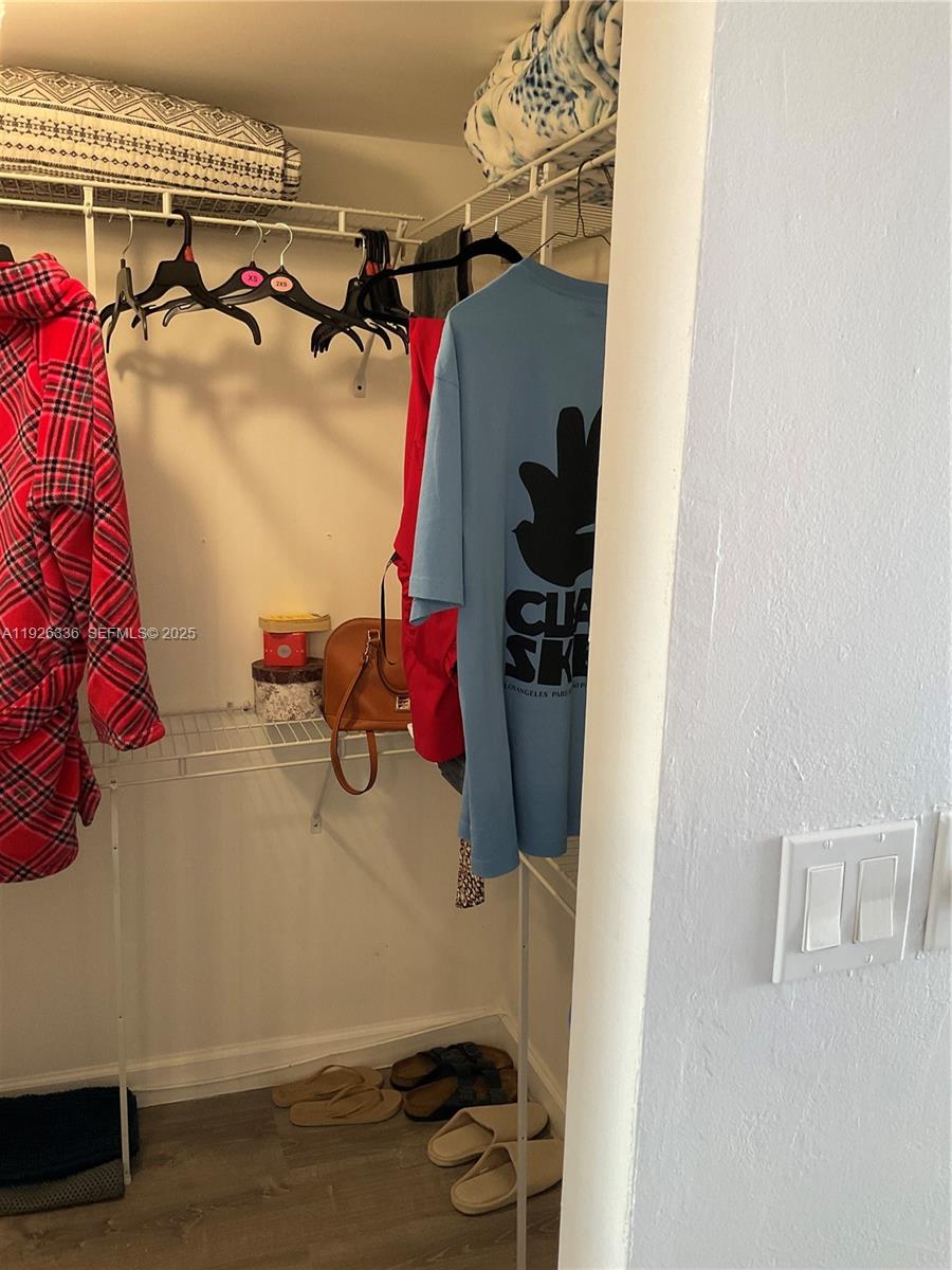 9201 Sunrise Lks Blvd #205 Sunrise, FL 33322