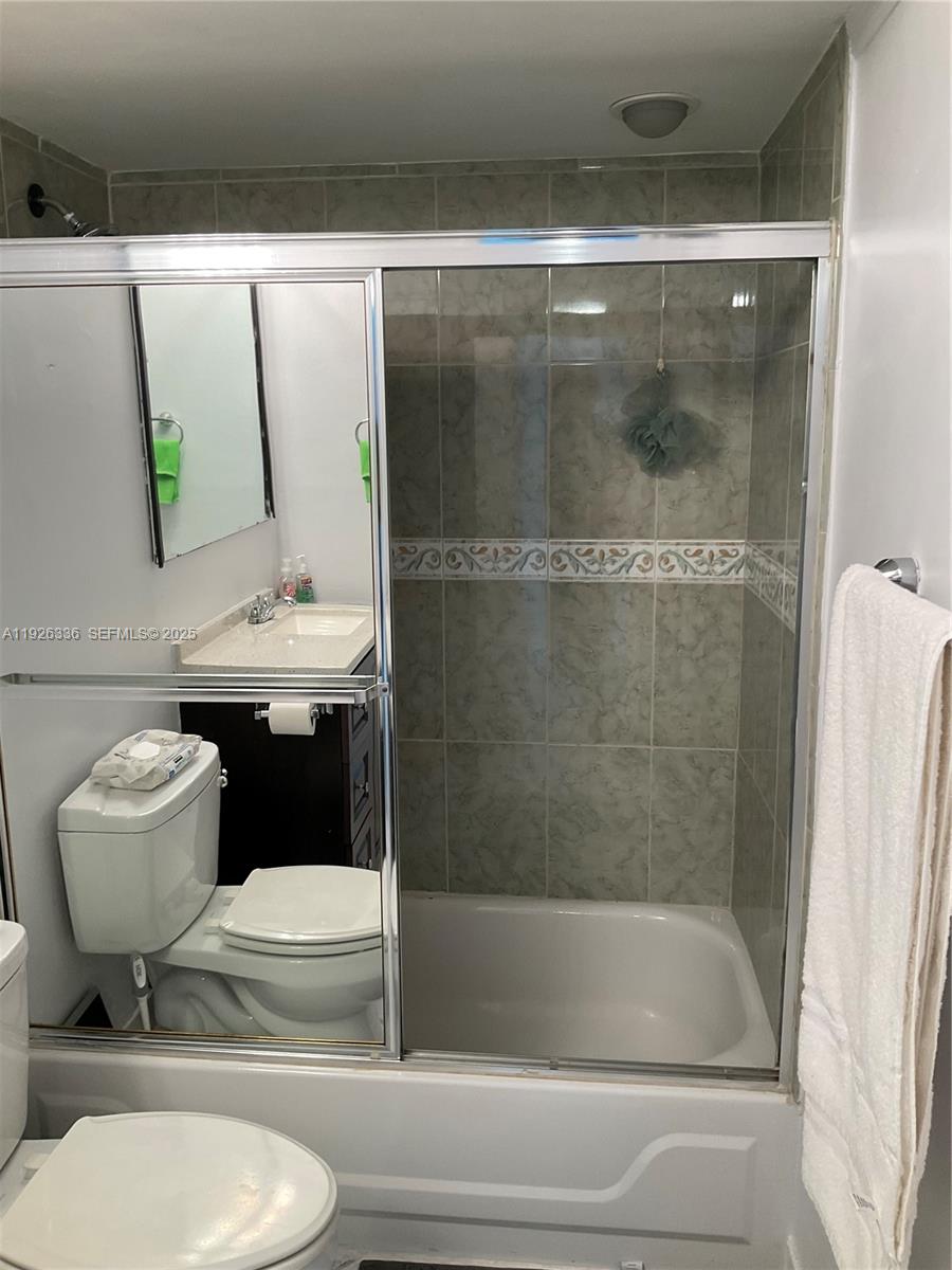 9201 Sunrise Lks Blvd #205 Sunrise, FL 33322