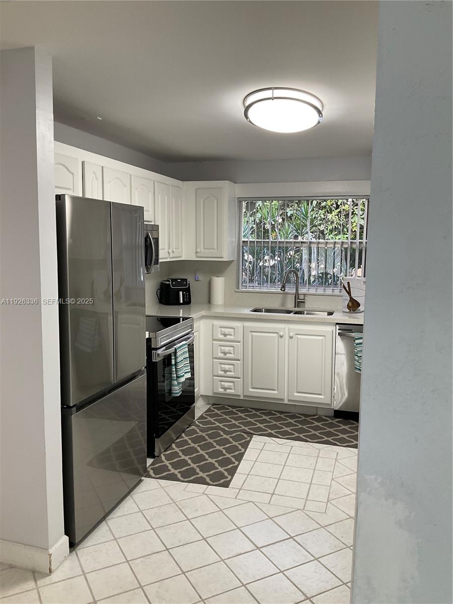 9201 Sunrise Lks Blvd #205 Sunrise, FL 33322