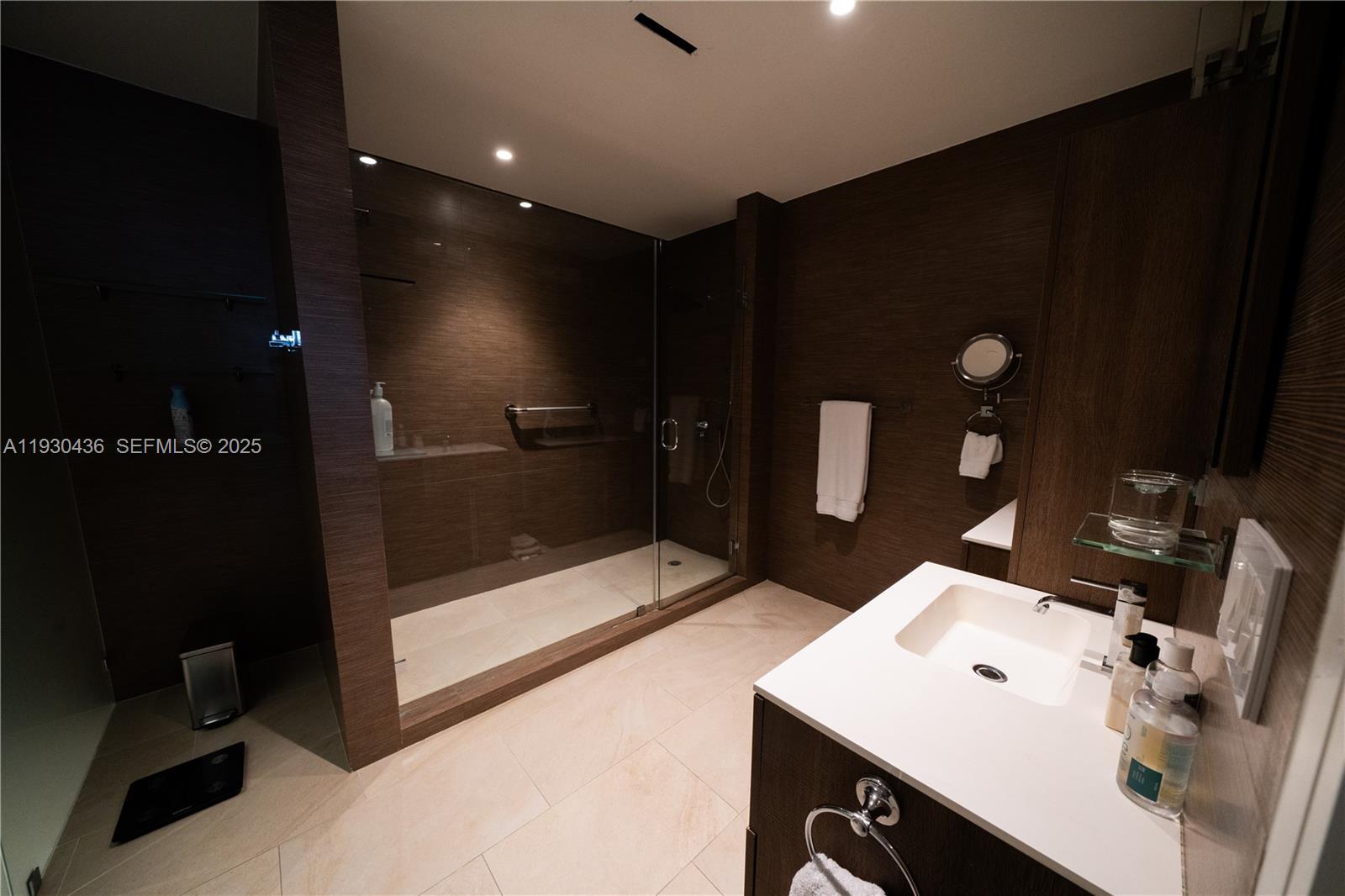 image Four Seasons Residences Miami10