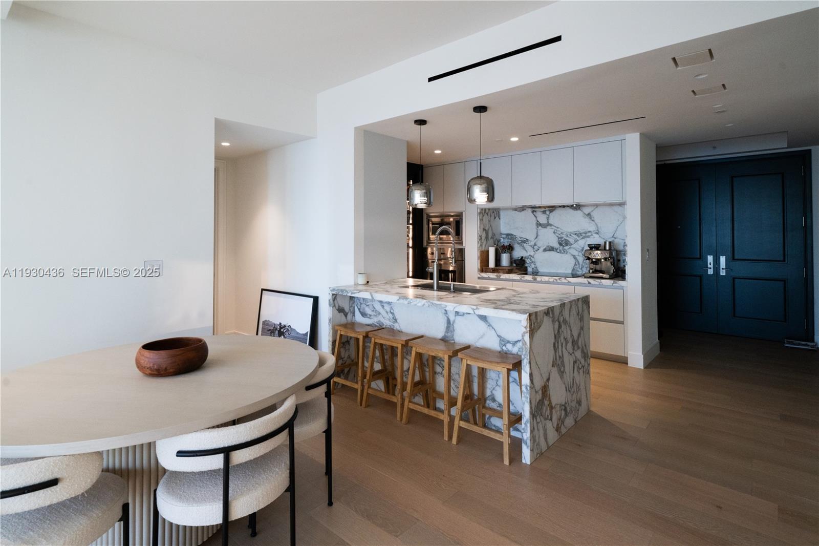 image Four Seasons Residences Miami4