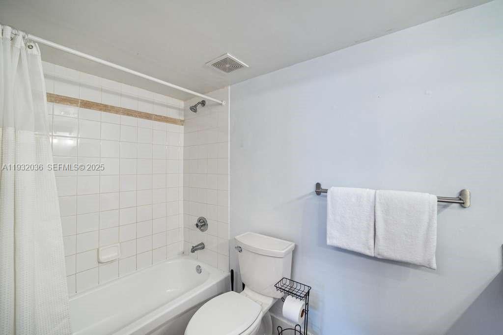 image The Club at Brickell Bay10