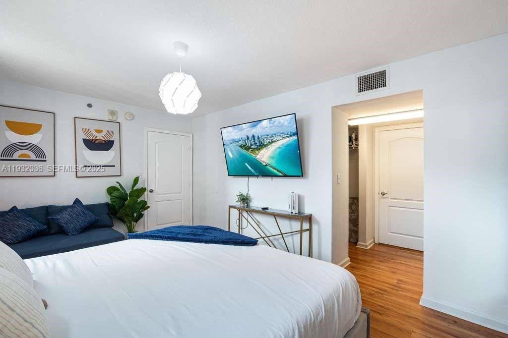 image The Club at Brickell Bay12