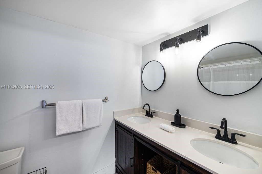 image The Club at Brickell Bay17