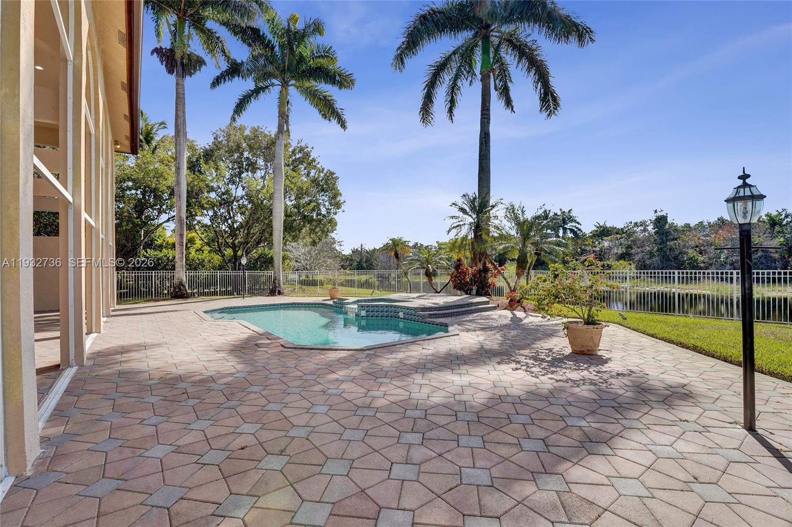 3855 Windmill Lk Rd Weston, FL 33332