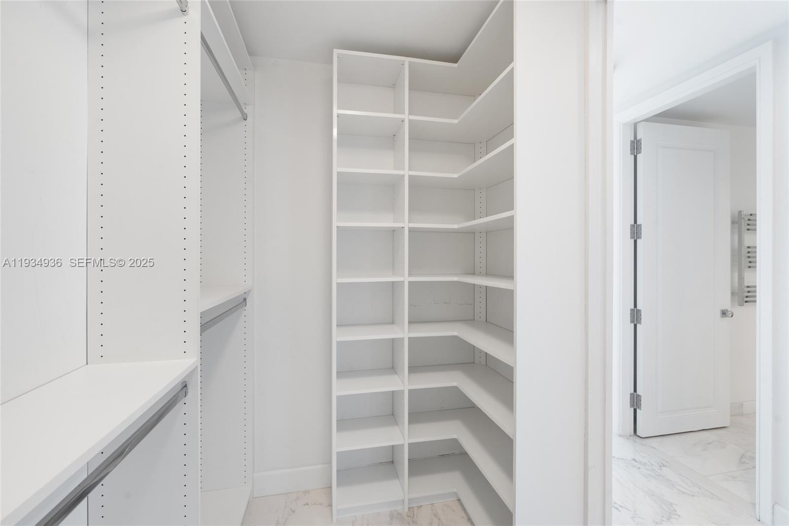 image Four Seasons Residences Miami16