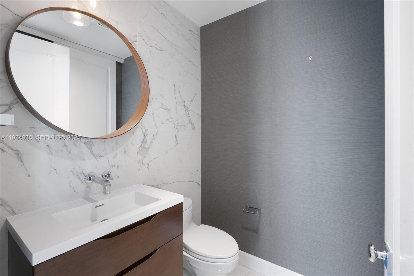 image Four Seasons Residences Miami22