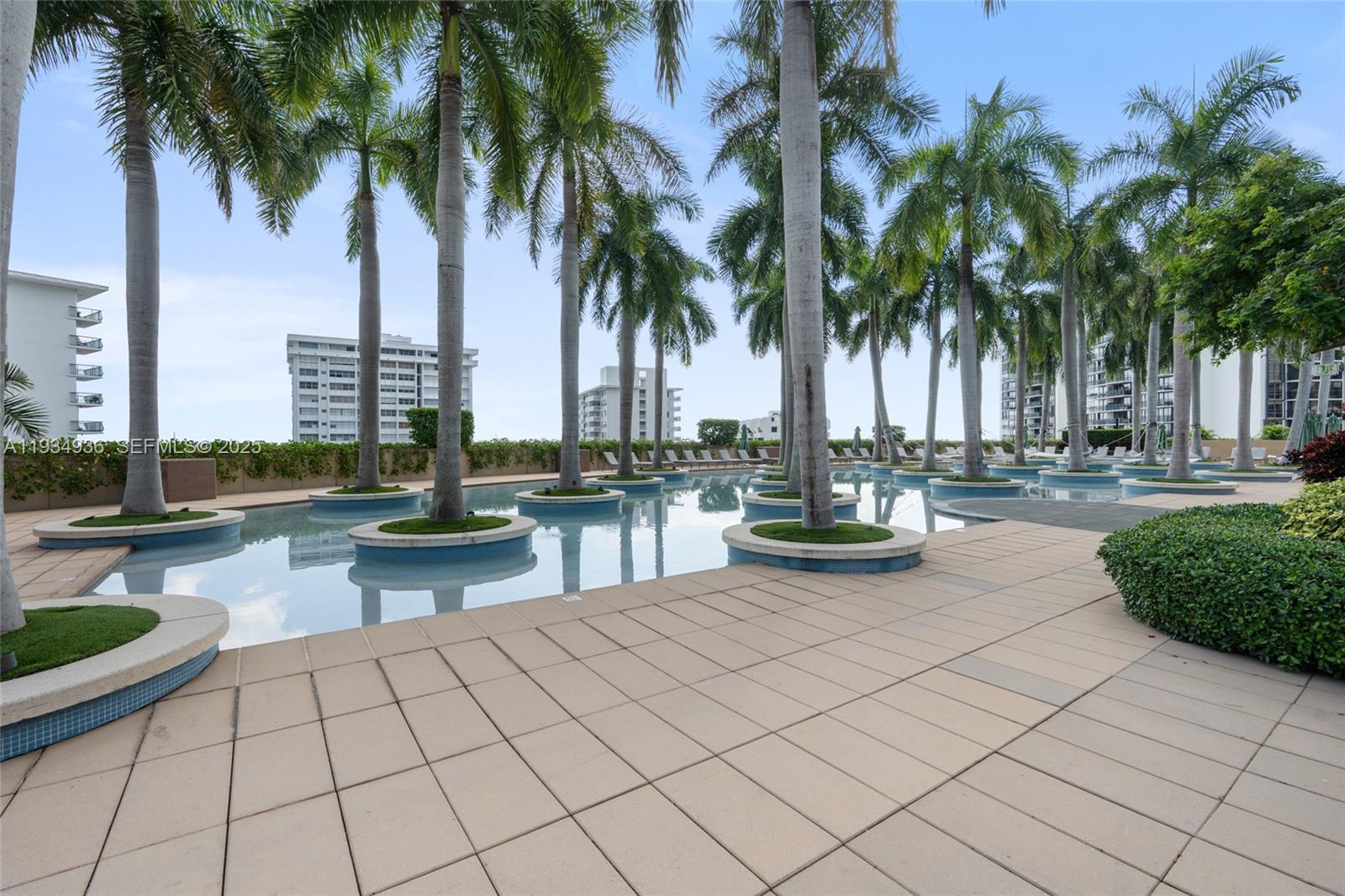 image Four Seasons Residences Miami24