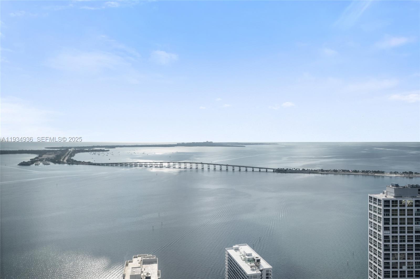 image Four Seasons Residences Miami4