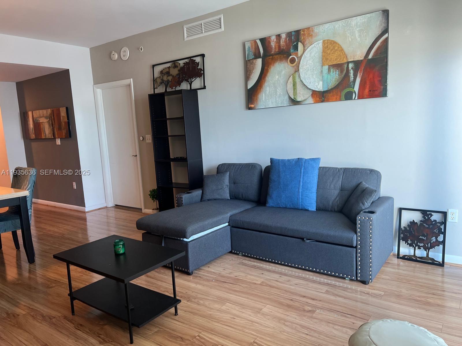 image Vizcayne North Condo10