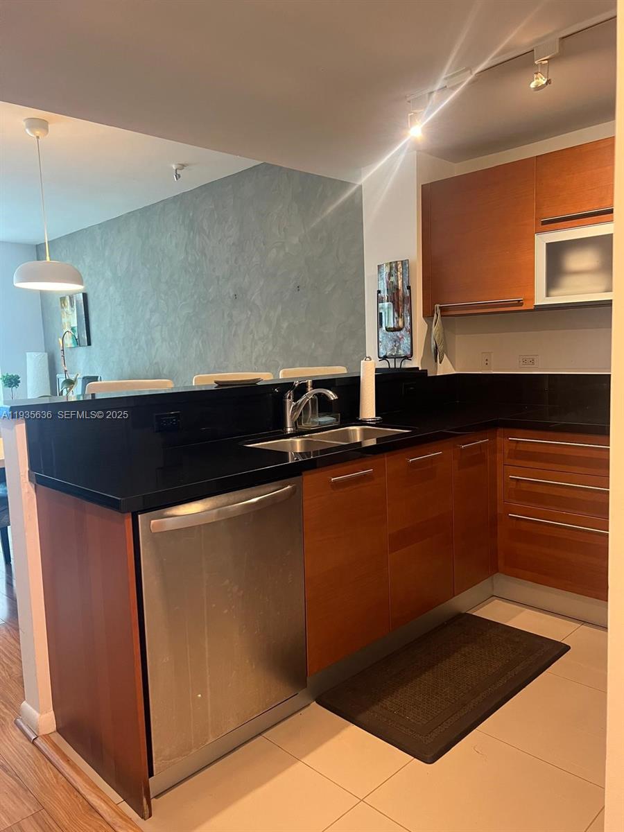 image Vizcayne North Condo3