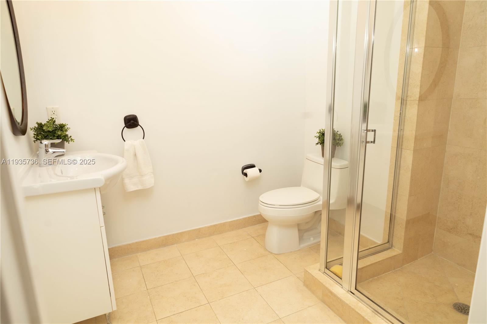 1800 S Ocean Dr #908 Hallandale Beach, FL 33009