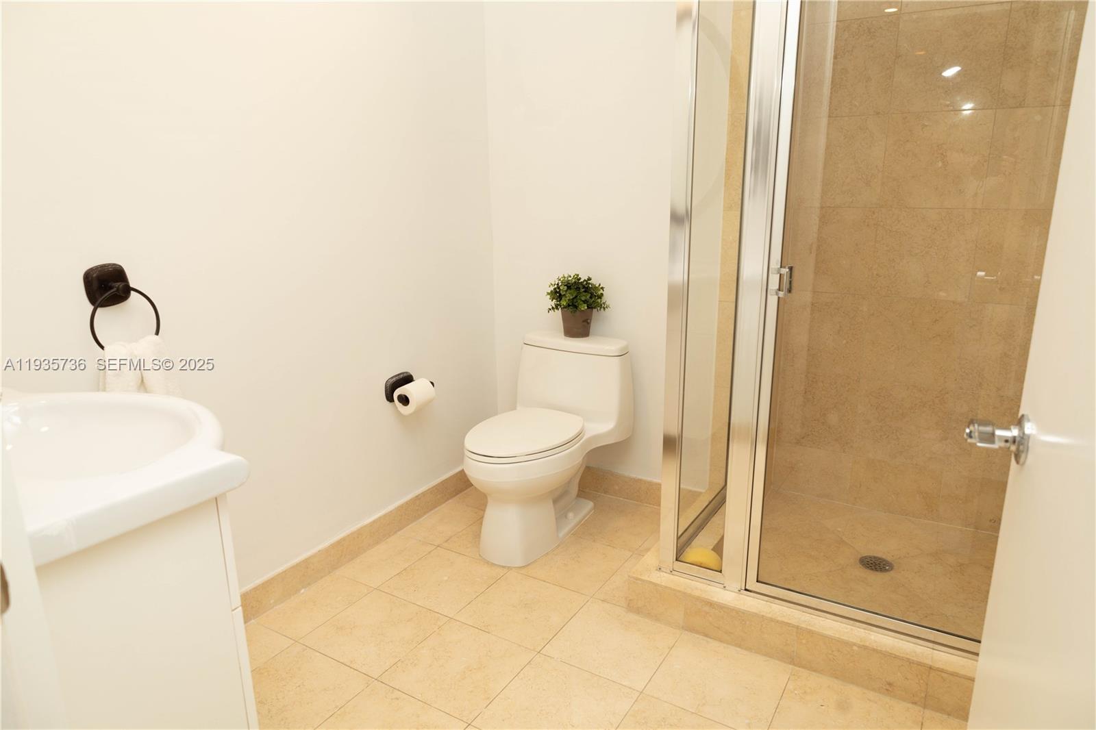 1800 S Ocean Dr #908 Hallandale Beach, FL 33009