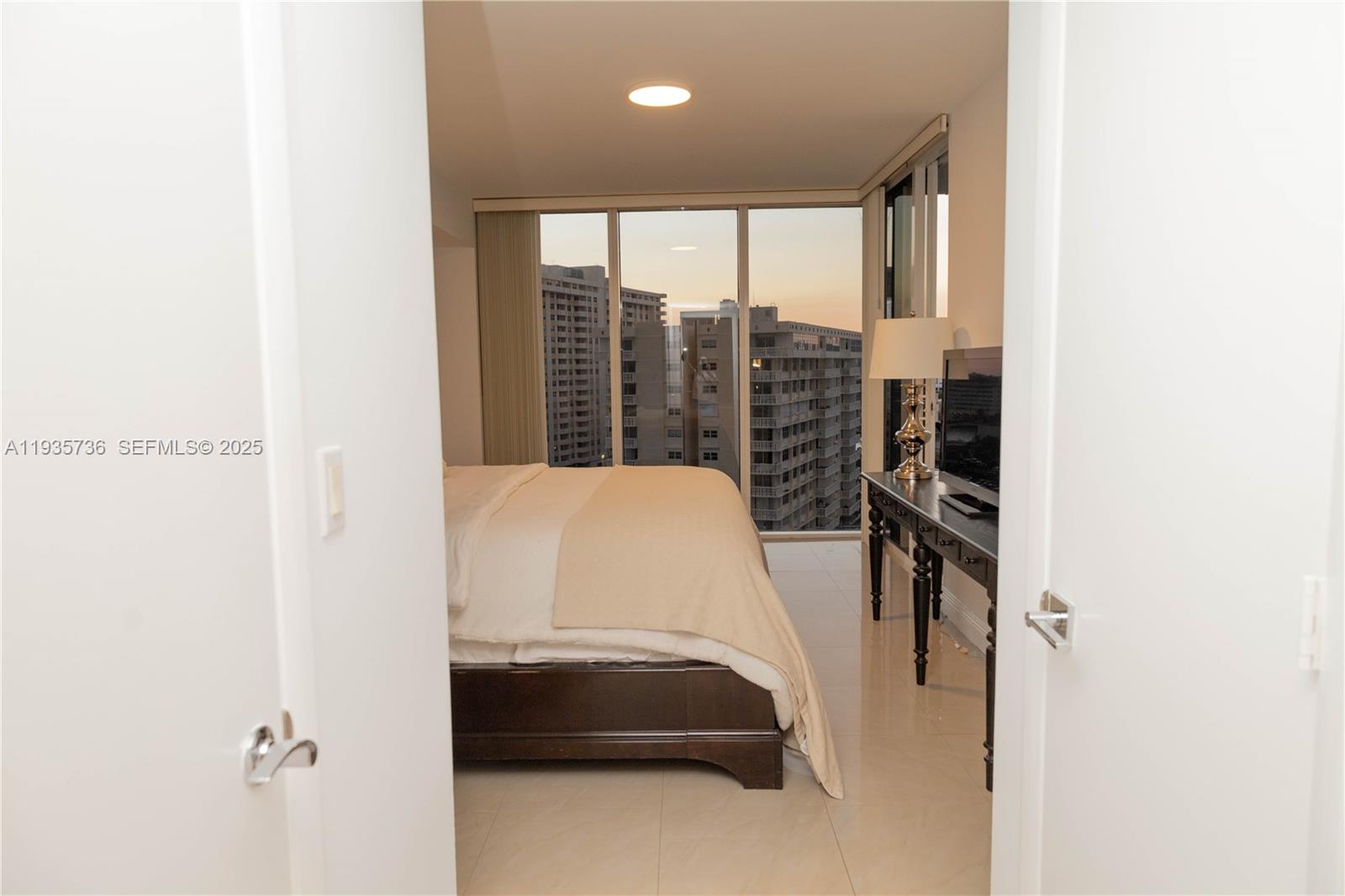 1800 S Ocean Dr #908 Hallandale Beach, FL 33009