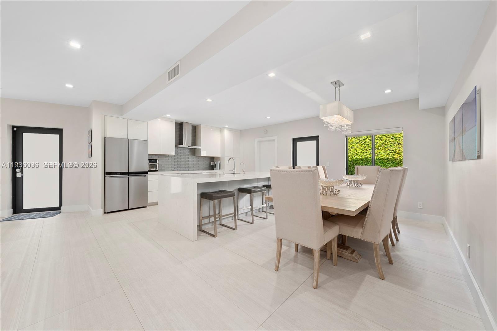 3141 N Bay Rd Miami Beach, FL 33140