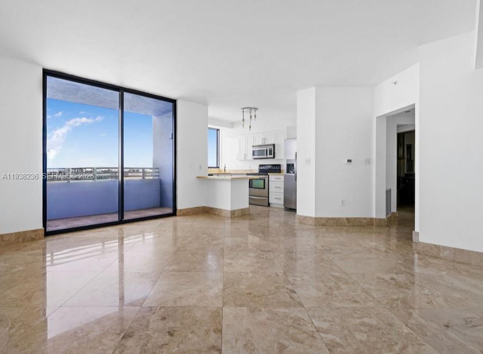 image The Waverly at South Beach3