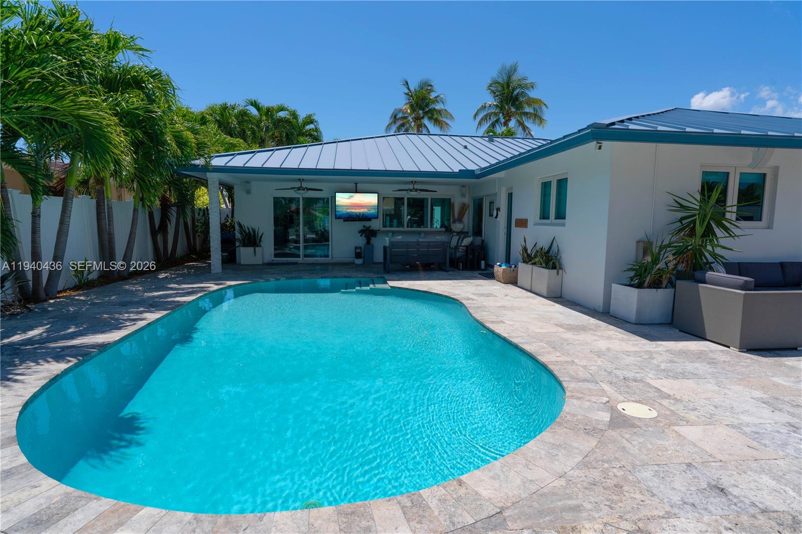 2711 NE 57th Ct Fort Lauderdale, FL 33308