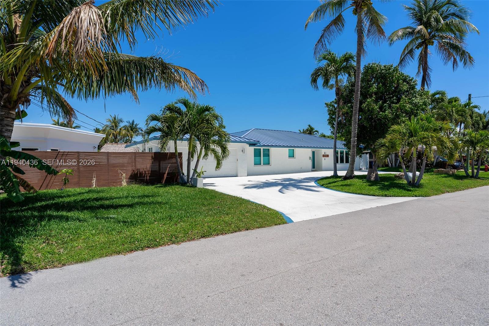 2711 NE 57th Ct Fort Lauderdale, FL 33308