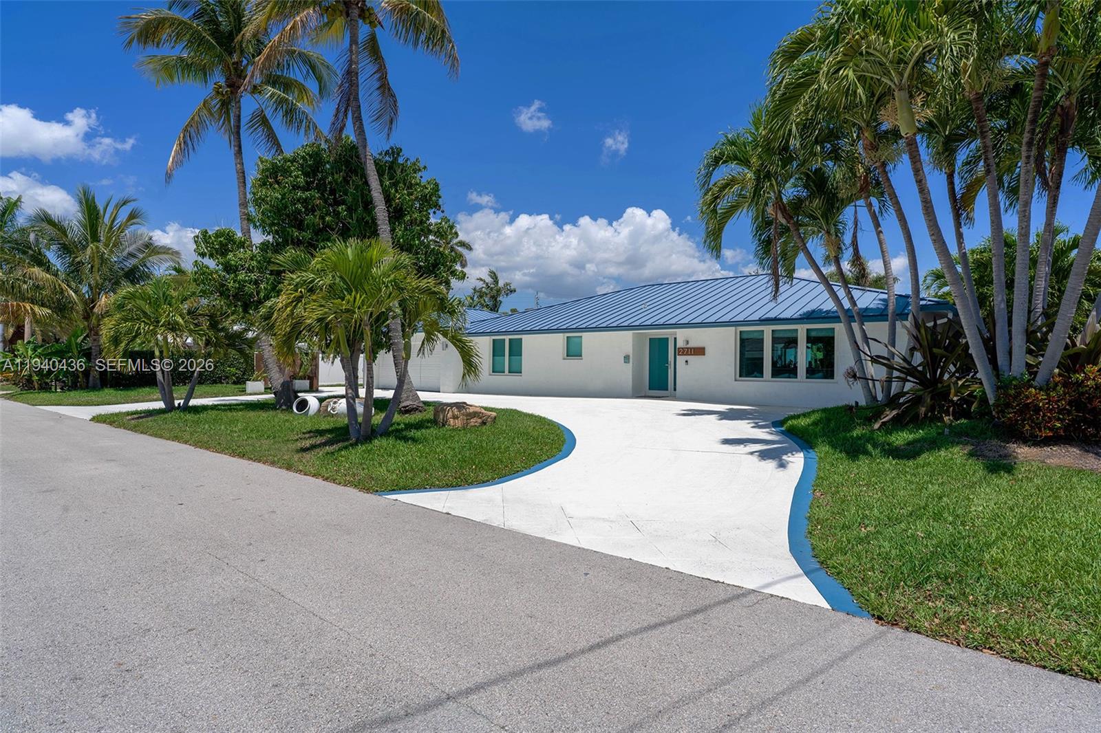 2711 NE 57th Ct Fort Lauderdale, FL 33308