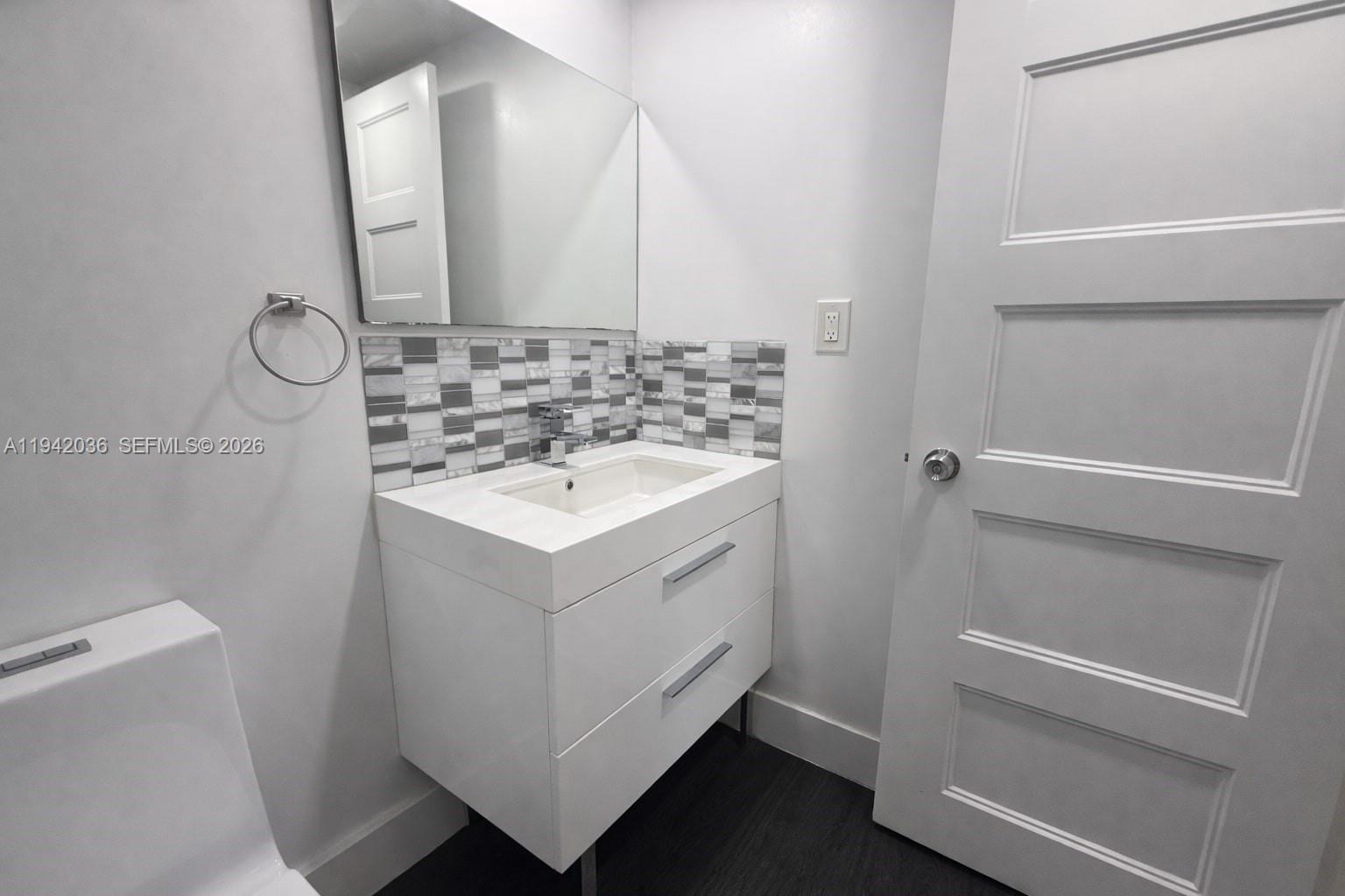 16950 W Dixie Hwy #330 North Miami Beach, FL 33160