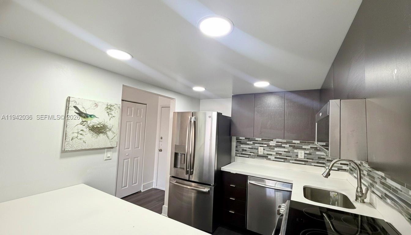 16950 W Dixie Hwy #330 North Miami Beach, FL 33160