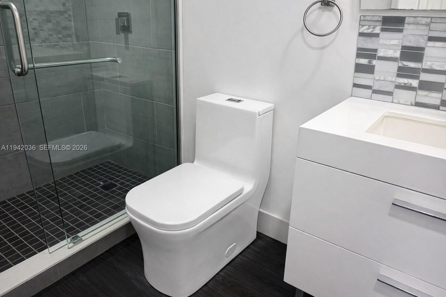 16950 W Dixie Hwy #330 North Miami Beach, FL 33160