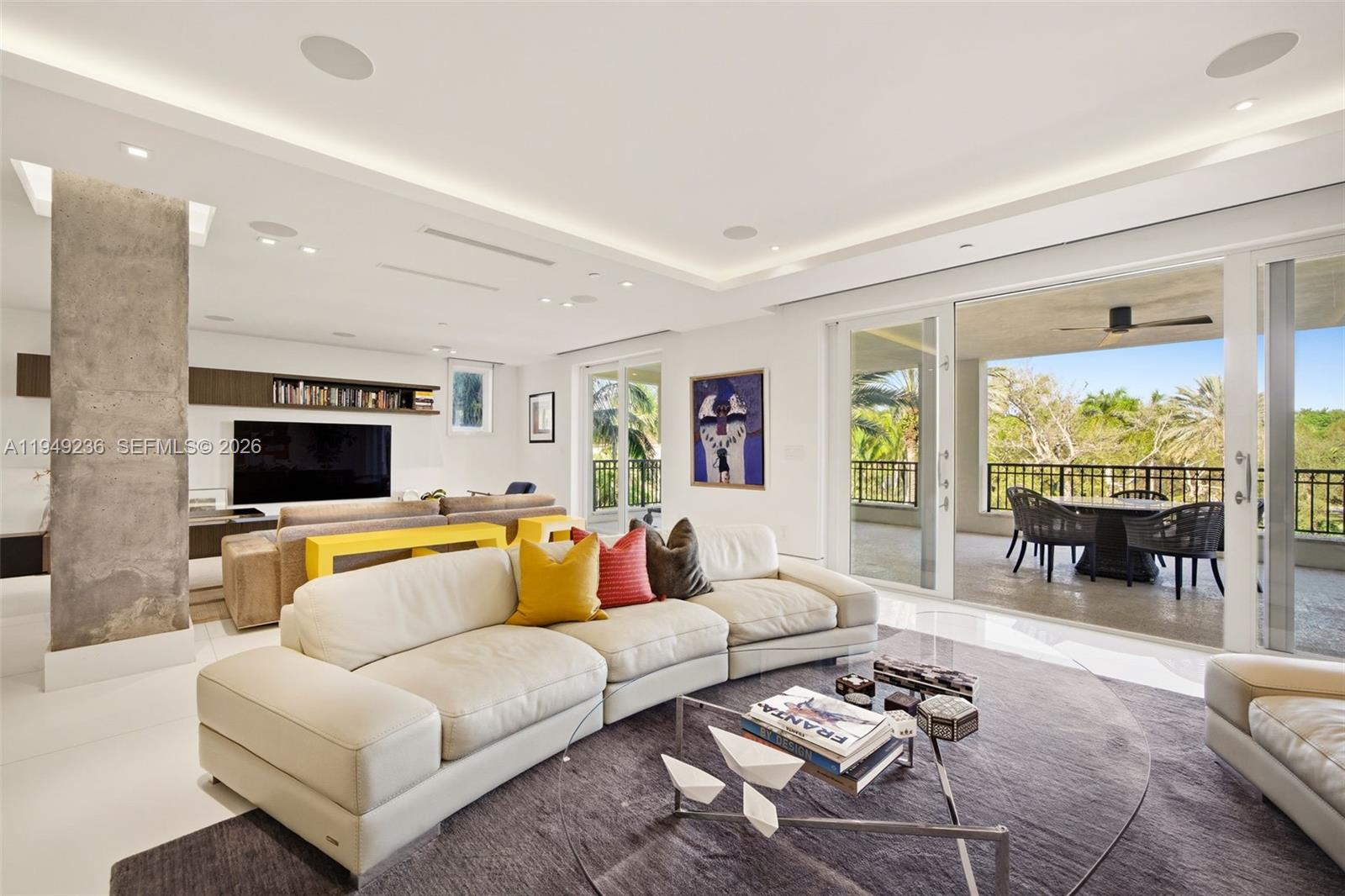 3535 Hiawatha Ave #305 Coconut Grove, FL 33133