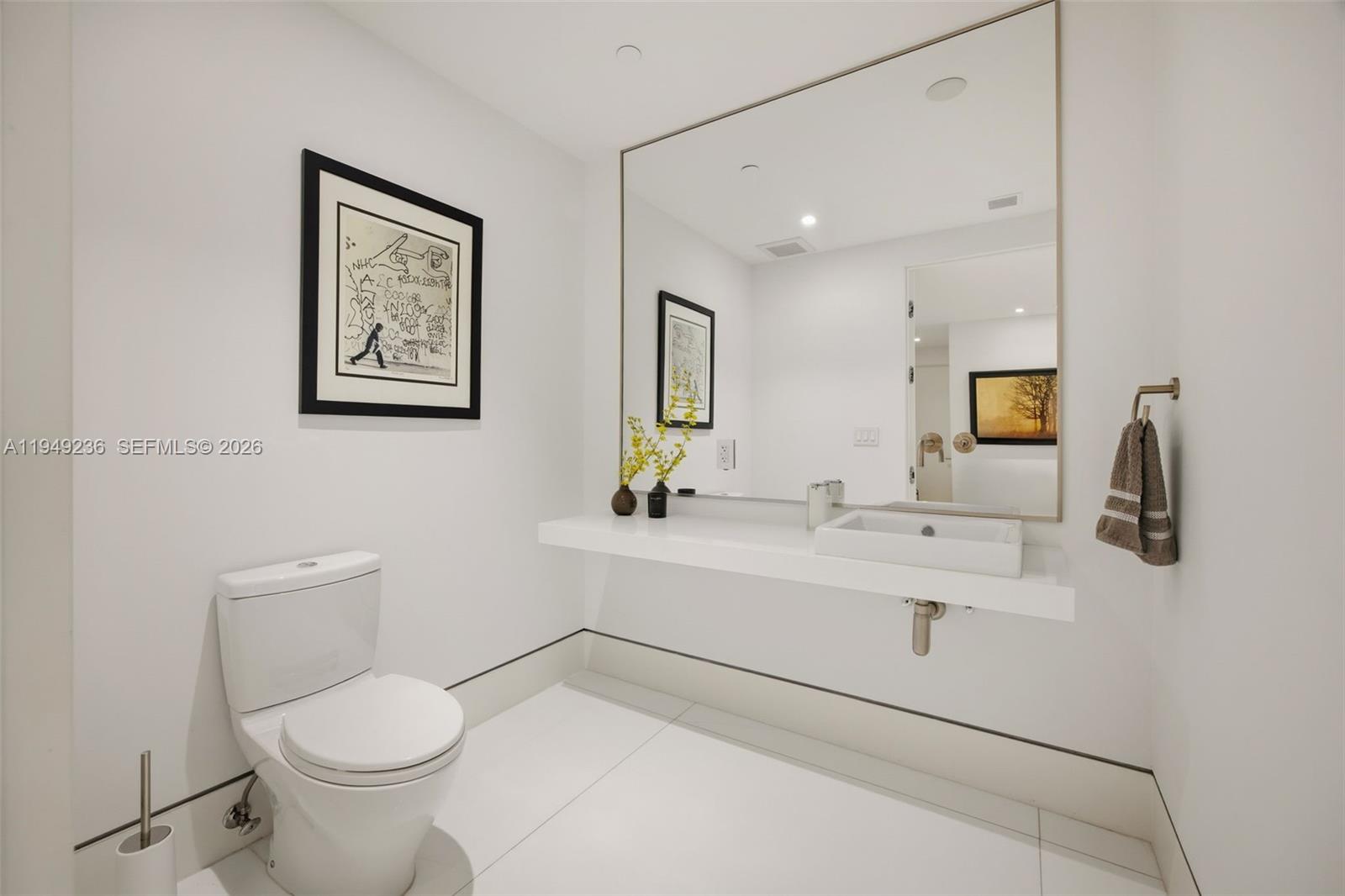 3535 Hiawatha Ave #305 Coconut Grove, FL 33133