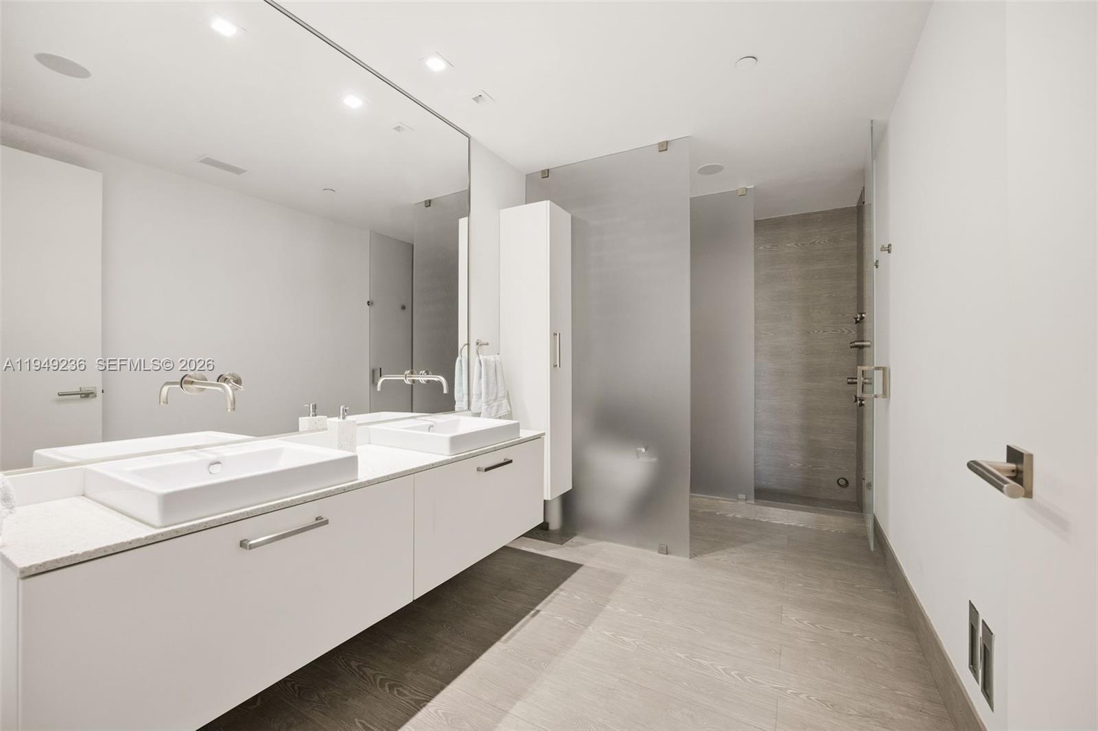 3535 Hiawatha Ave #305 Coconut Grove, FL 33133