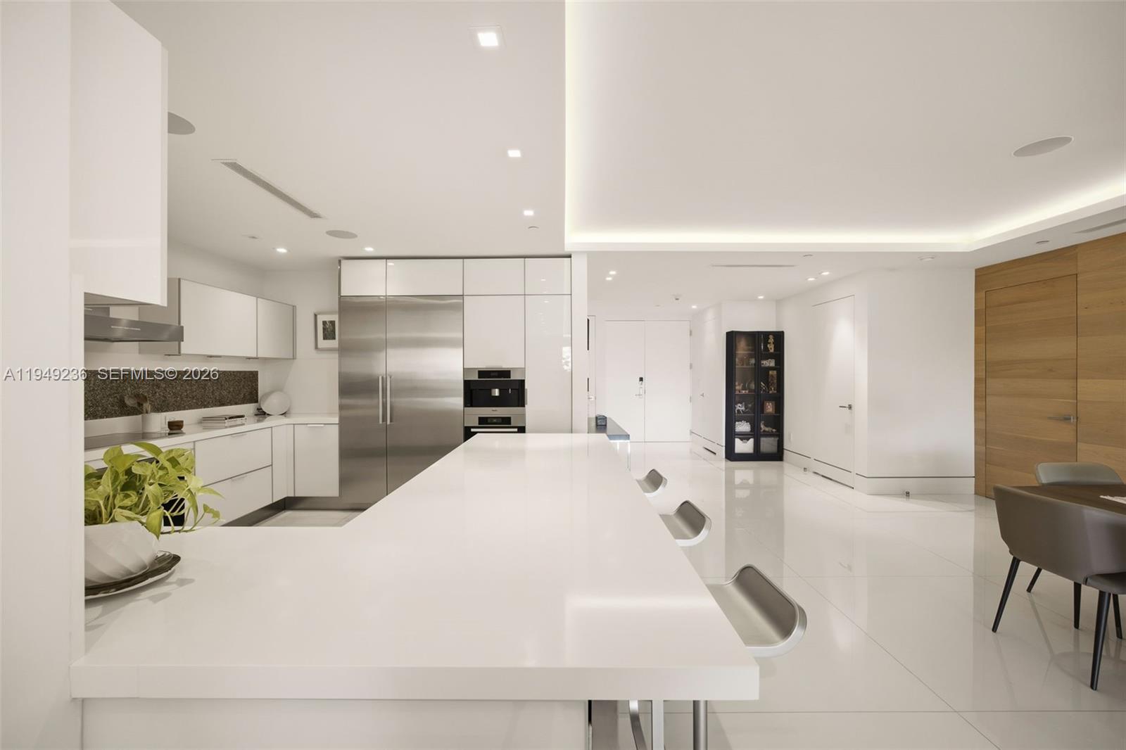 3535 Hiawatha Ave #305 Coconut Grove, FL 33133