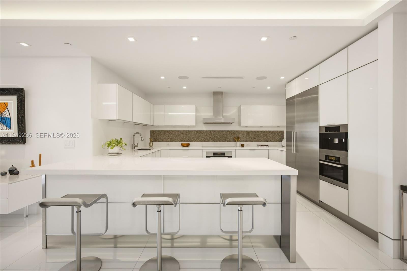 3535 Hiawatha Ave #305 Coconut Grove, FL 33133