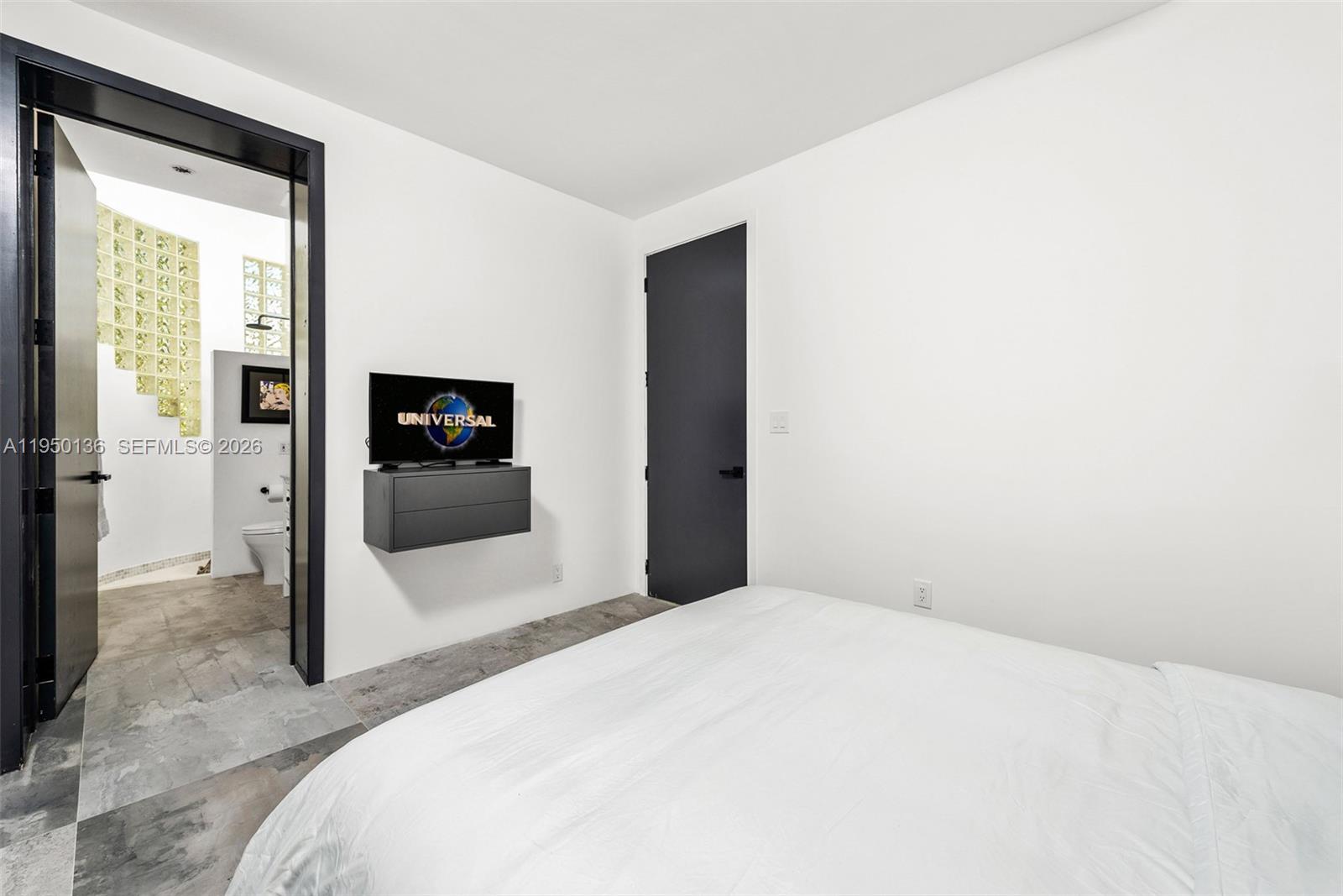 1000 NE 89th St Miami, FL 33138