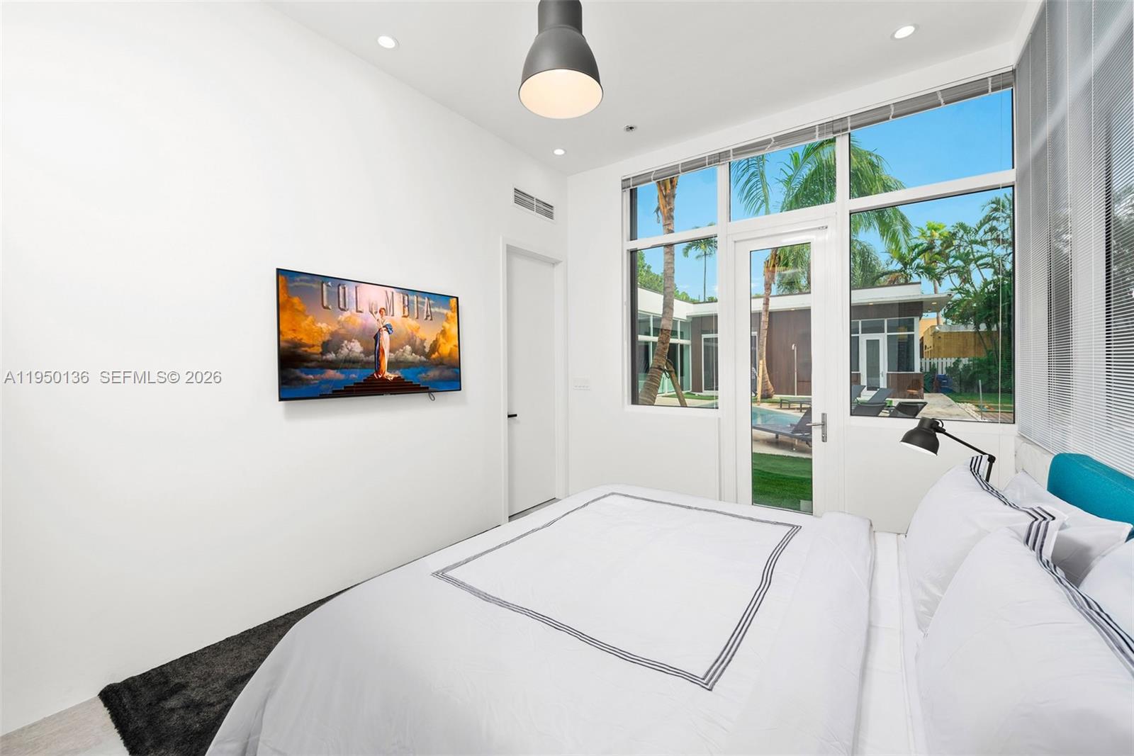 1000 NE 89th St Miami, FL 33138