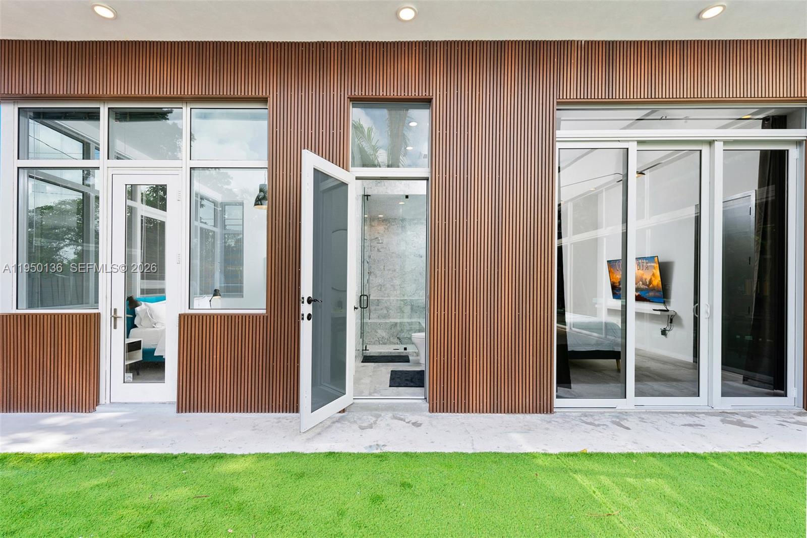 1000 NE 89th St Miami, FL 33138