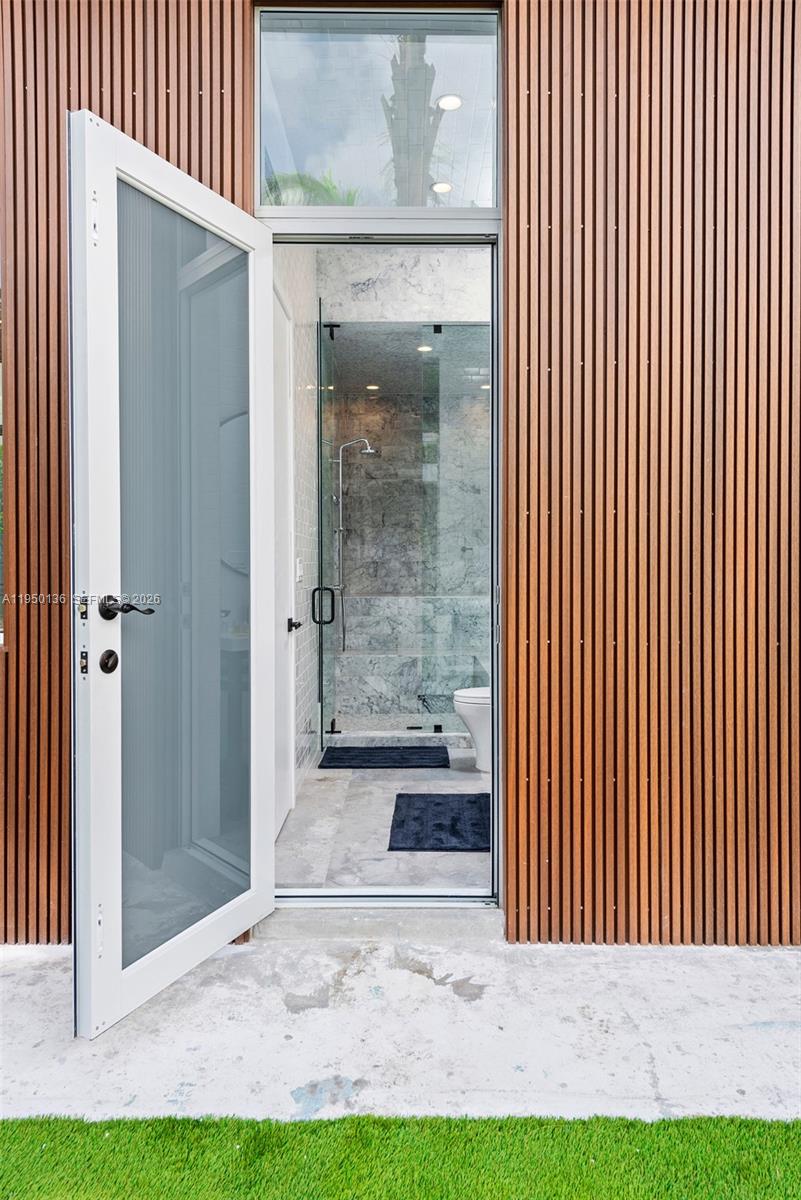 1000 NE 89th St Miami, FL 33138