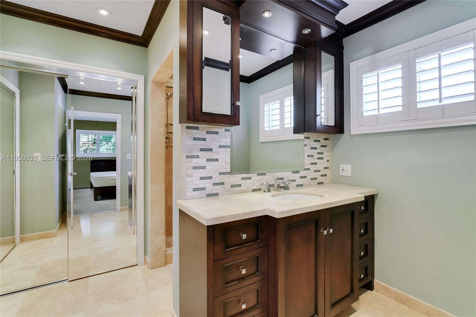 6931 Loch Ness Dr Miami Lakes, FL 33014