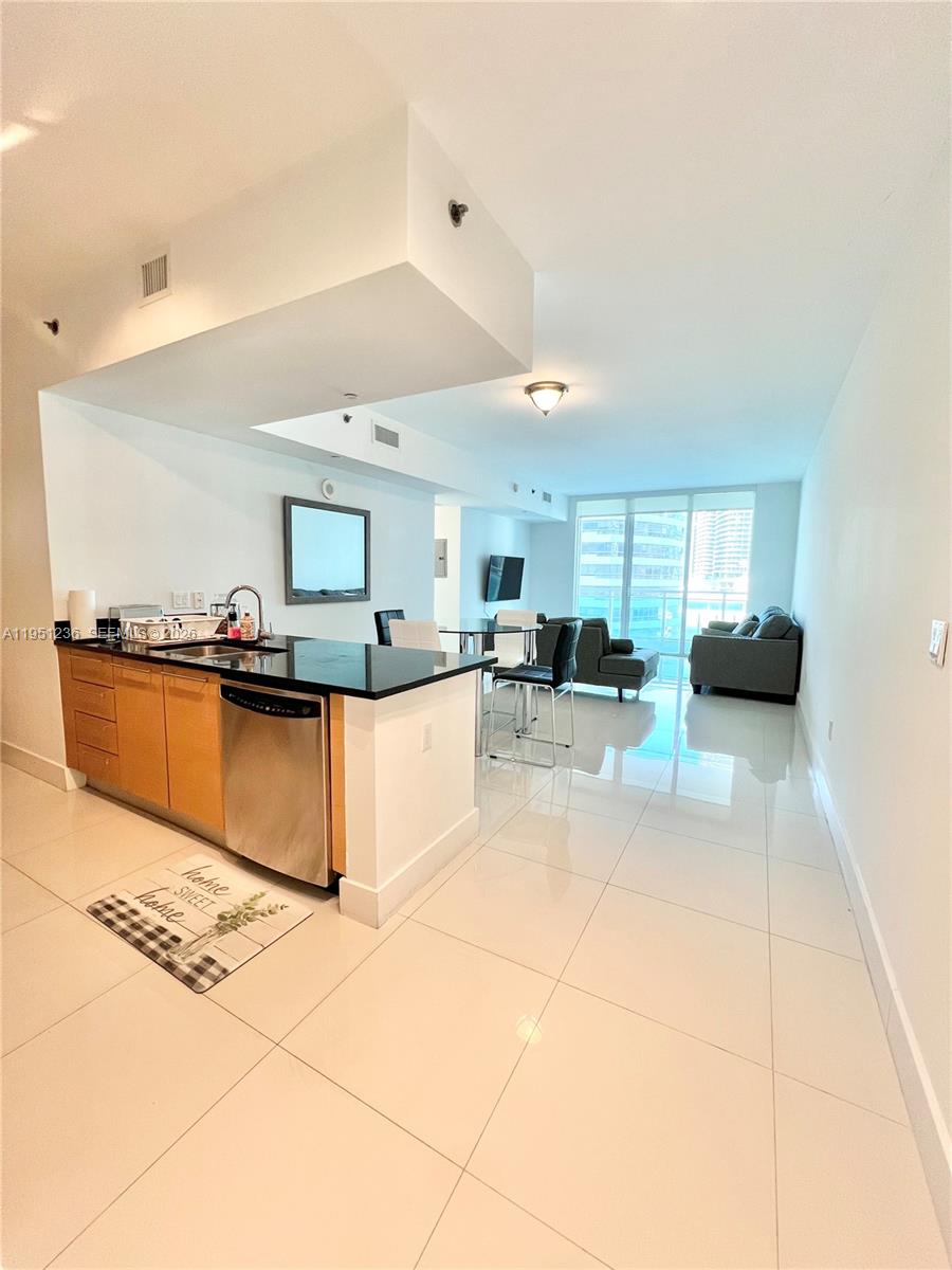950 Brickell Bay Dr #1101