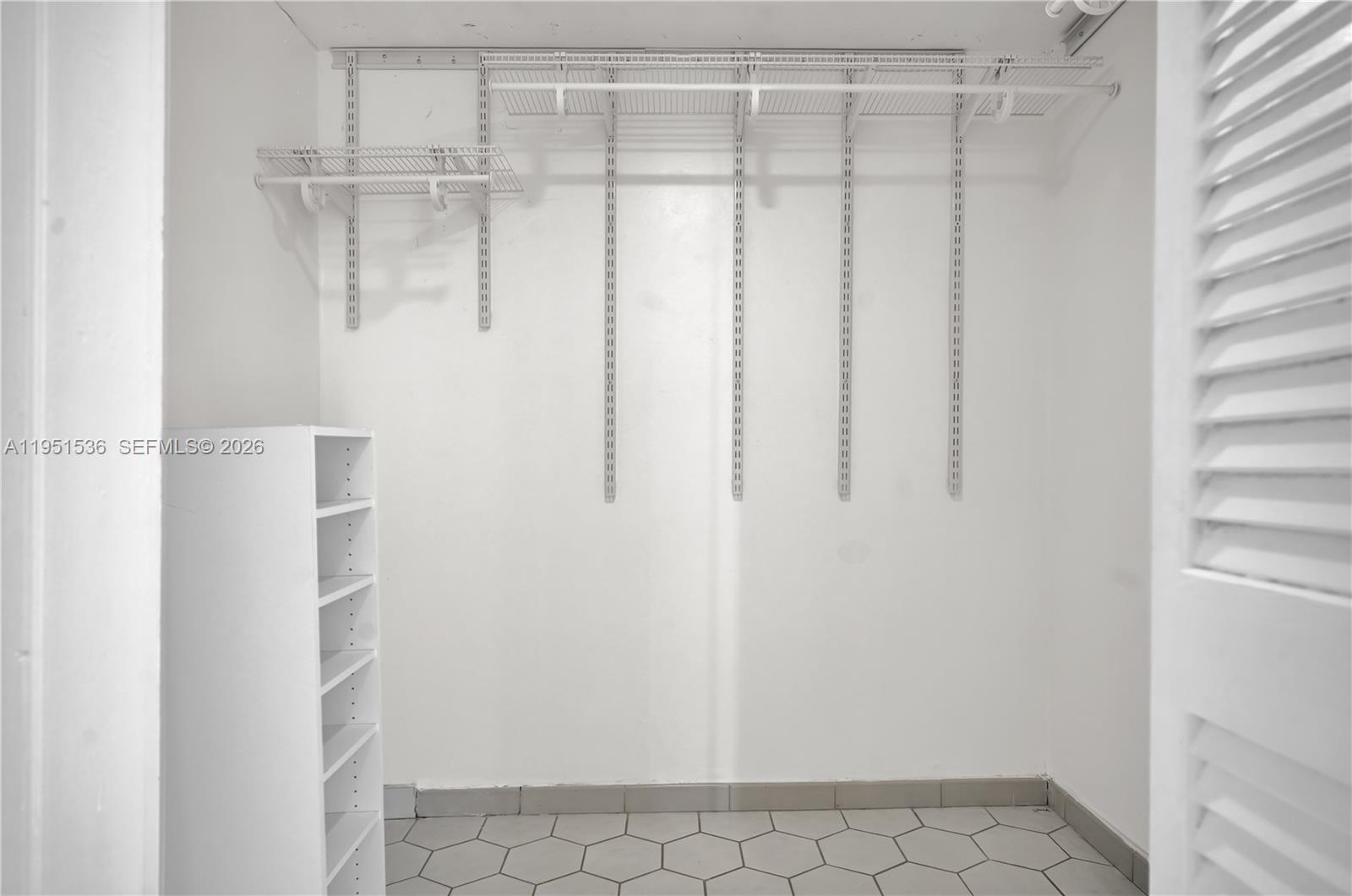 11111 Biscayne Blvd #21C Miami, FL 33181