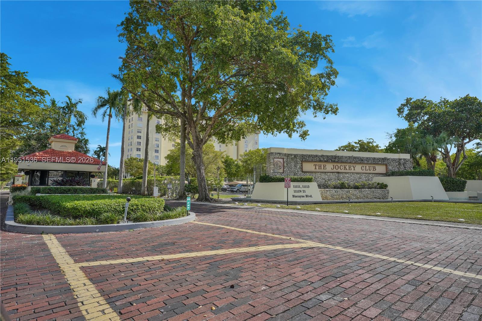 11111 Biscayne Blvd #21C Miami, FL 33181